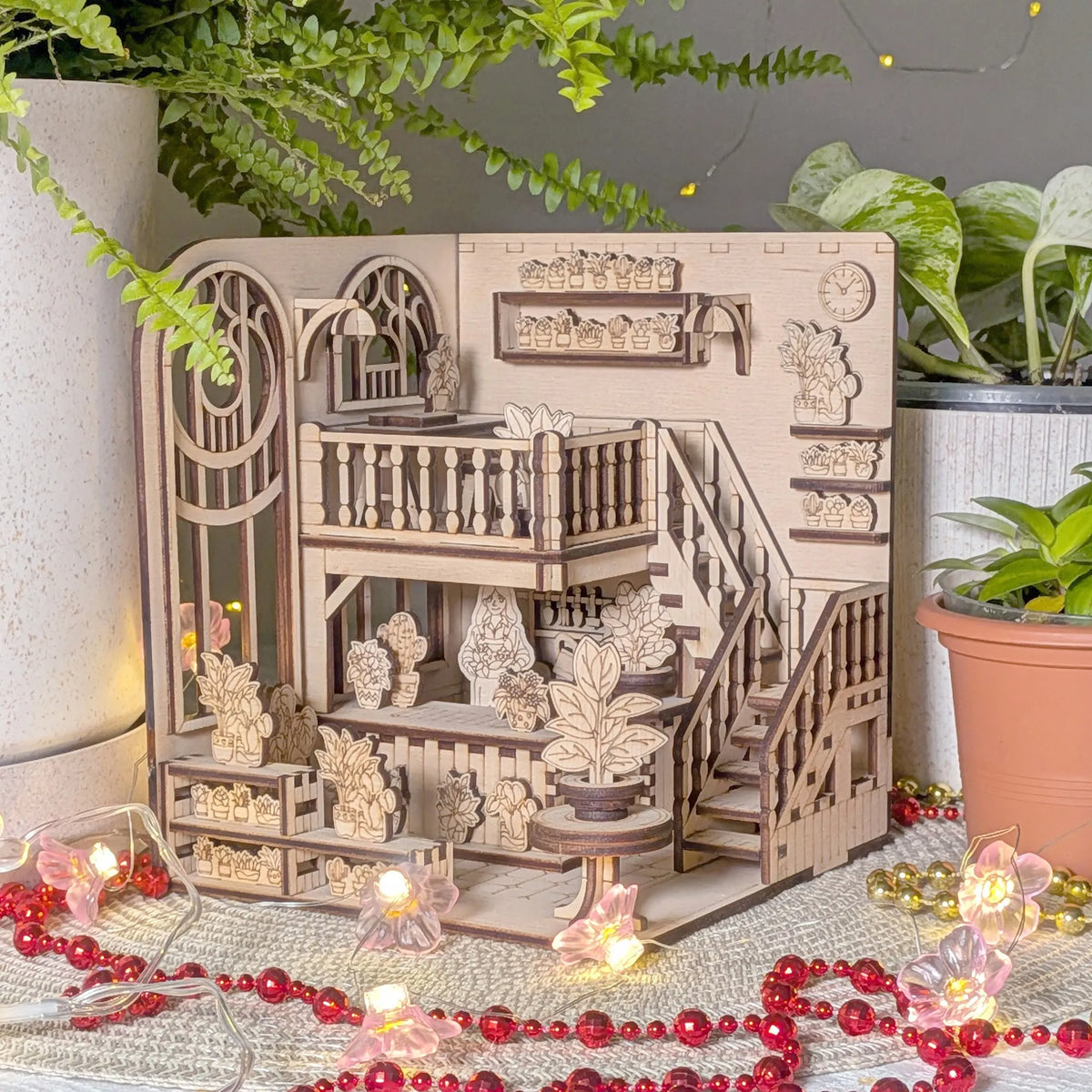 Buch-Nische Gewächshaus – DIY Dekoration für Bücherregale aus Holz – Twiglio